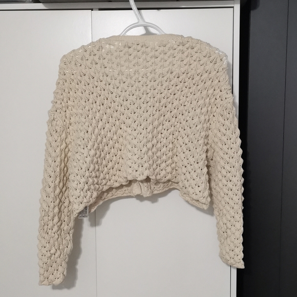 Zara Crochet Crop top - Picture 4 of 7